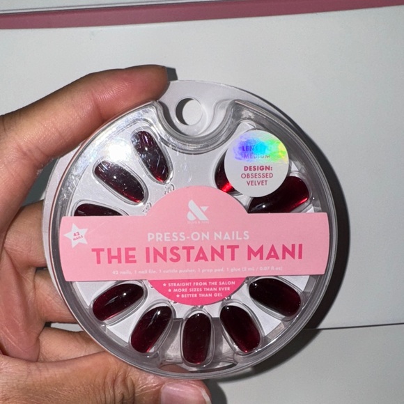 olive & june Other - Olive & June - The Instant Mani Press-On Nails - Obessed velvet